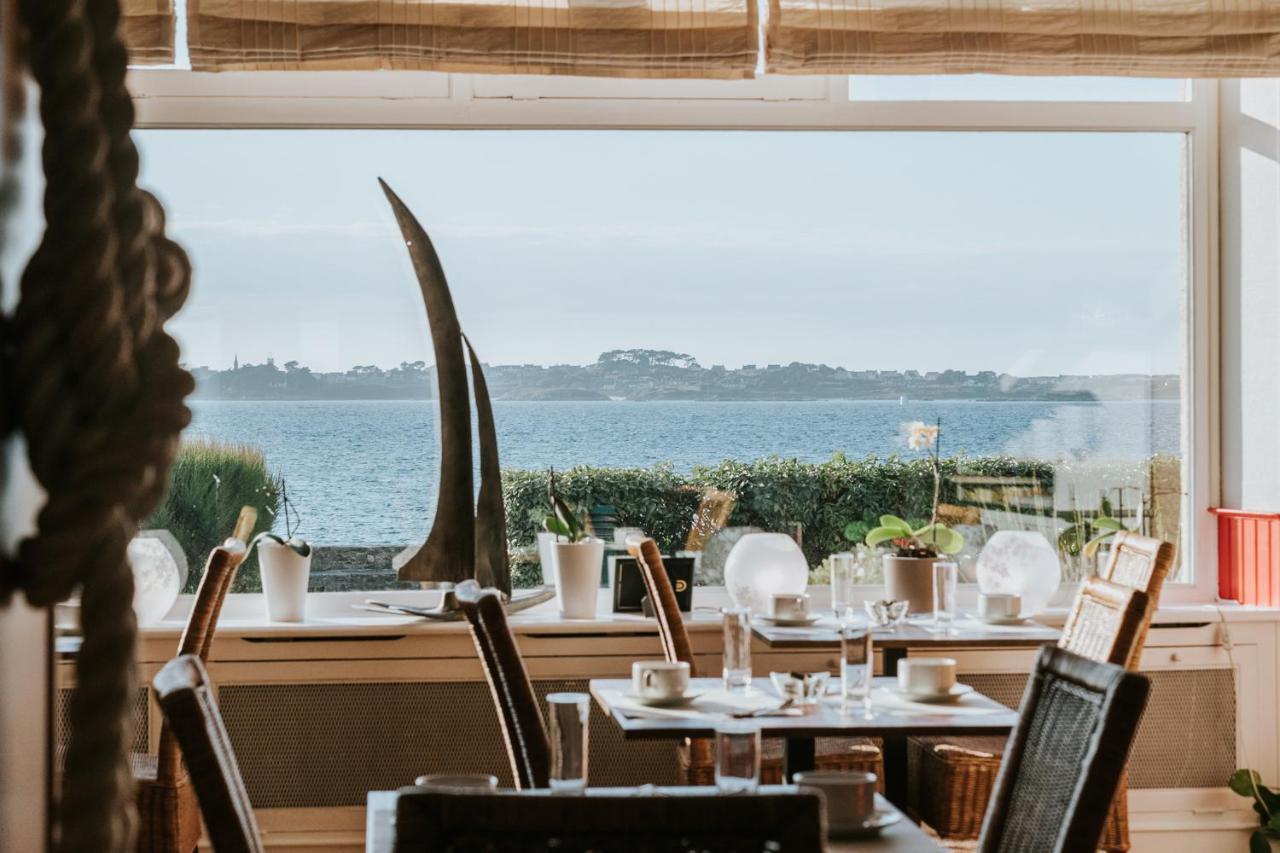 Hotel Aux Tamaris - Vue Mer Роскоф Экстерьер фото