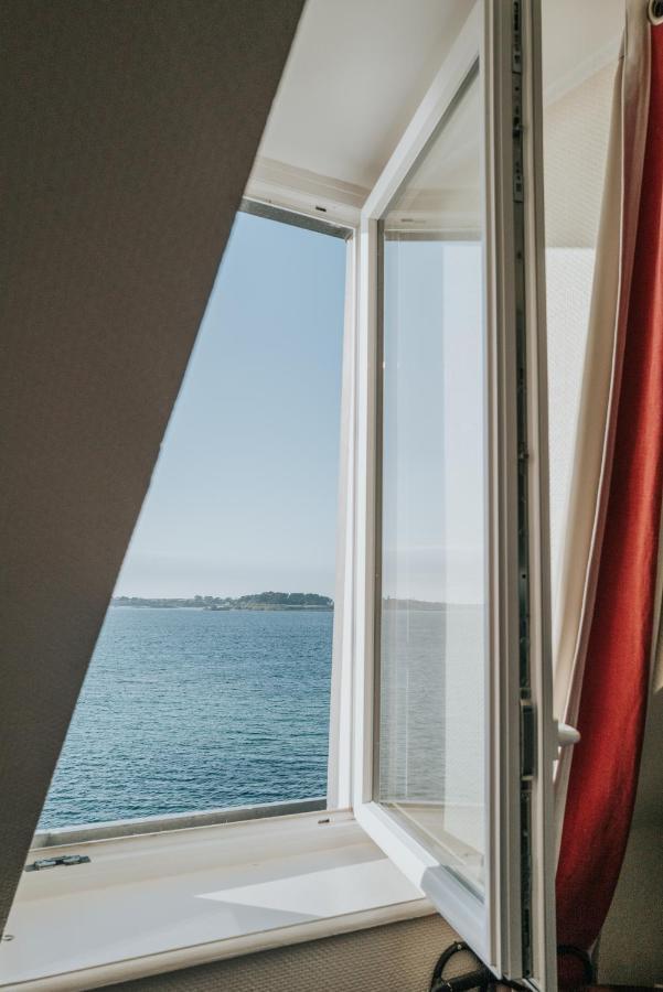 Hotel Aux Tamaris - Vue Mer Роскоф Экстерьер фото