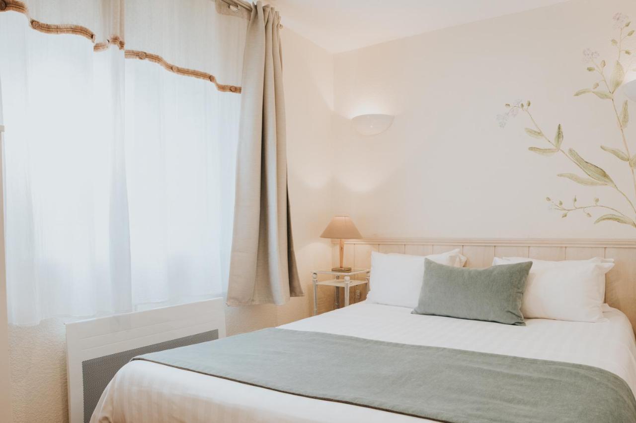 Hotel Aux Tamaris - Vue Mer Роскоф Экстерьер фото