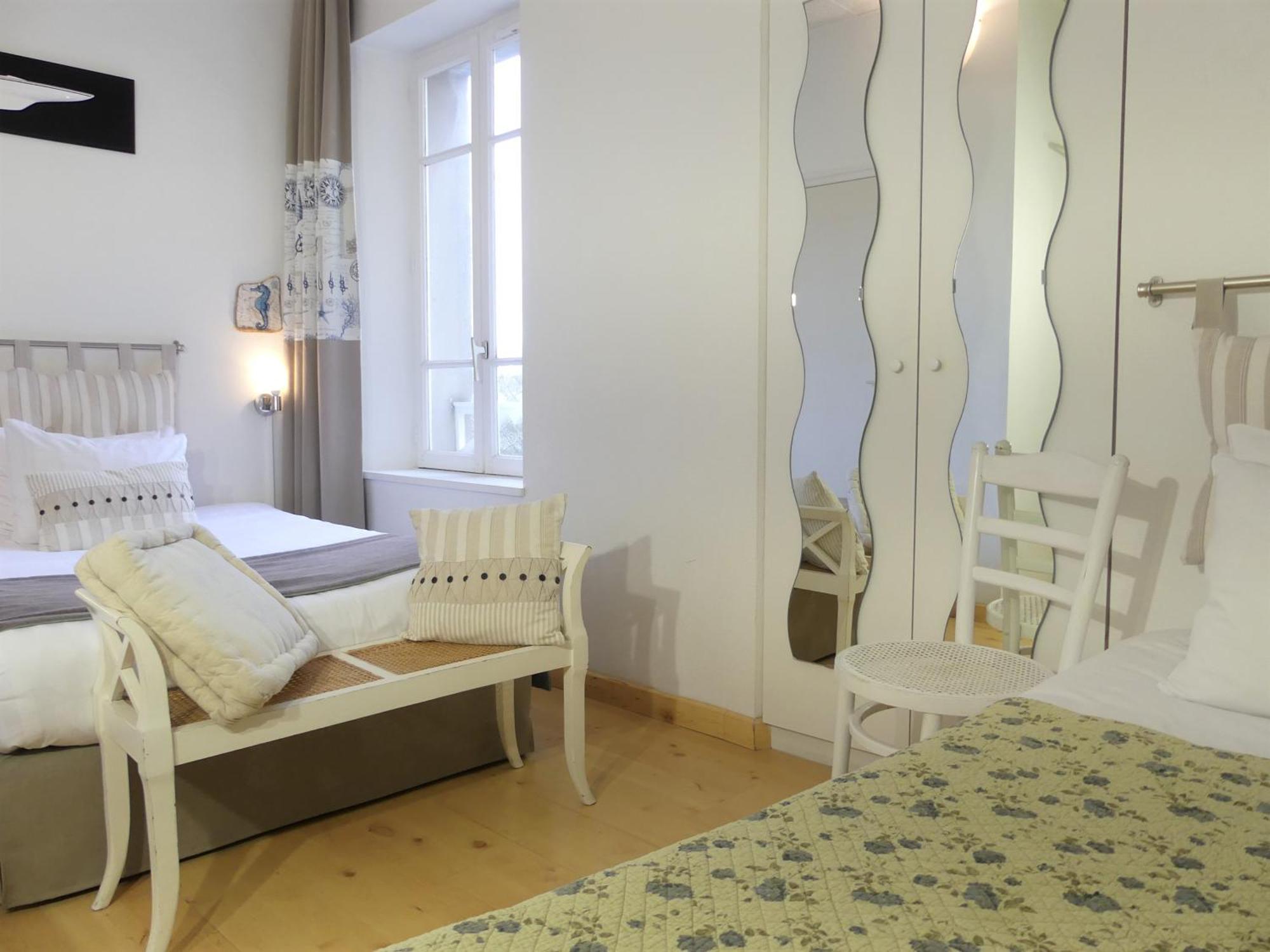 Hotel Aux Tamaris - Vue Mer Роскоф Номер фото