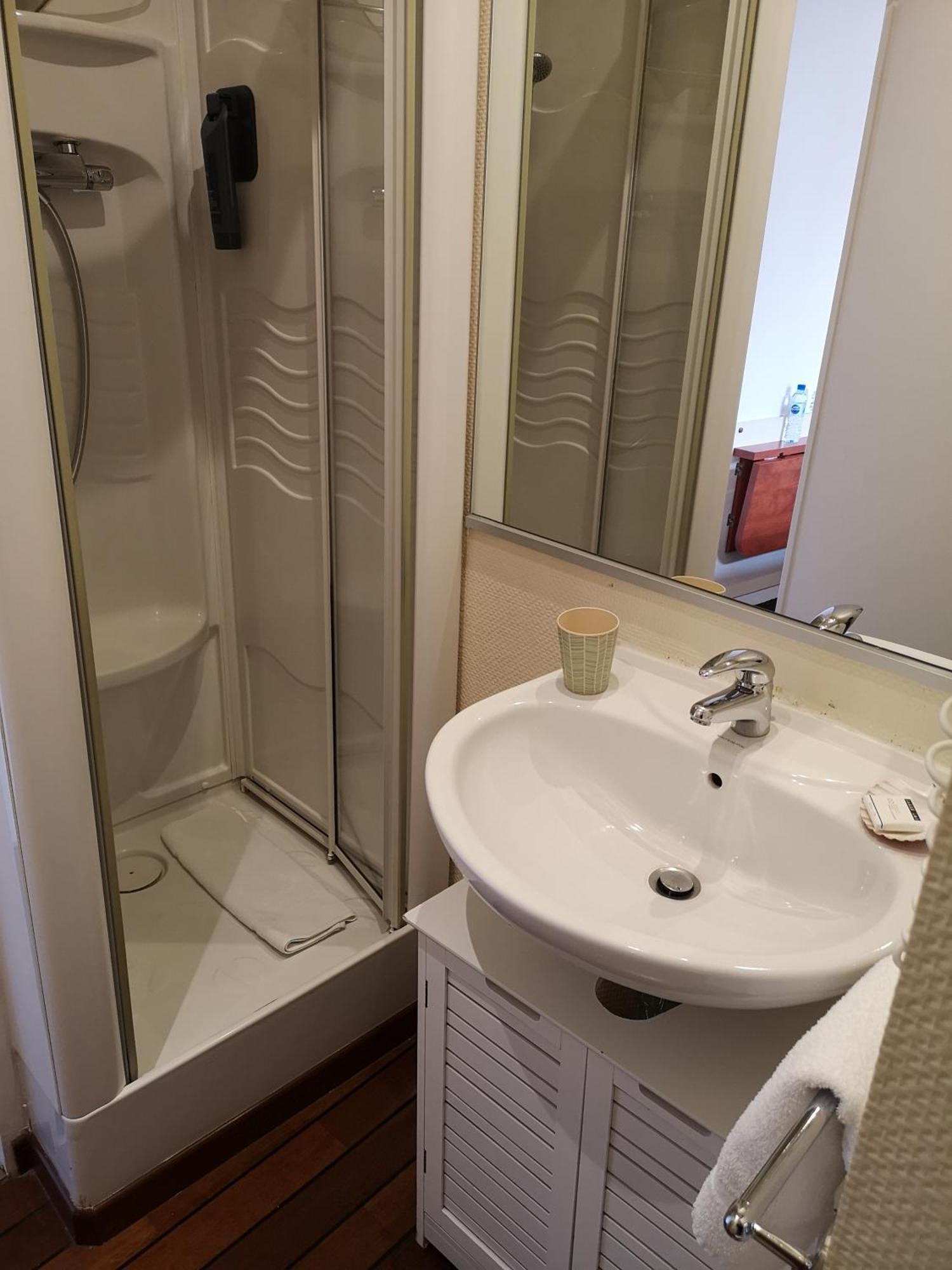 Hotel Aux Tamaris - Vue Mer Роскоф Номер фото