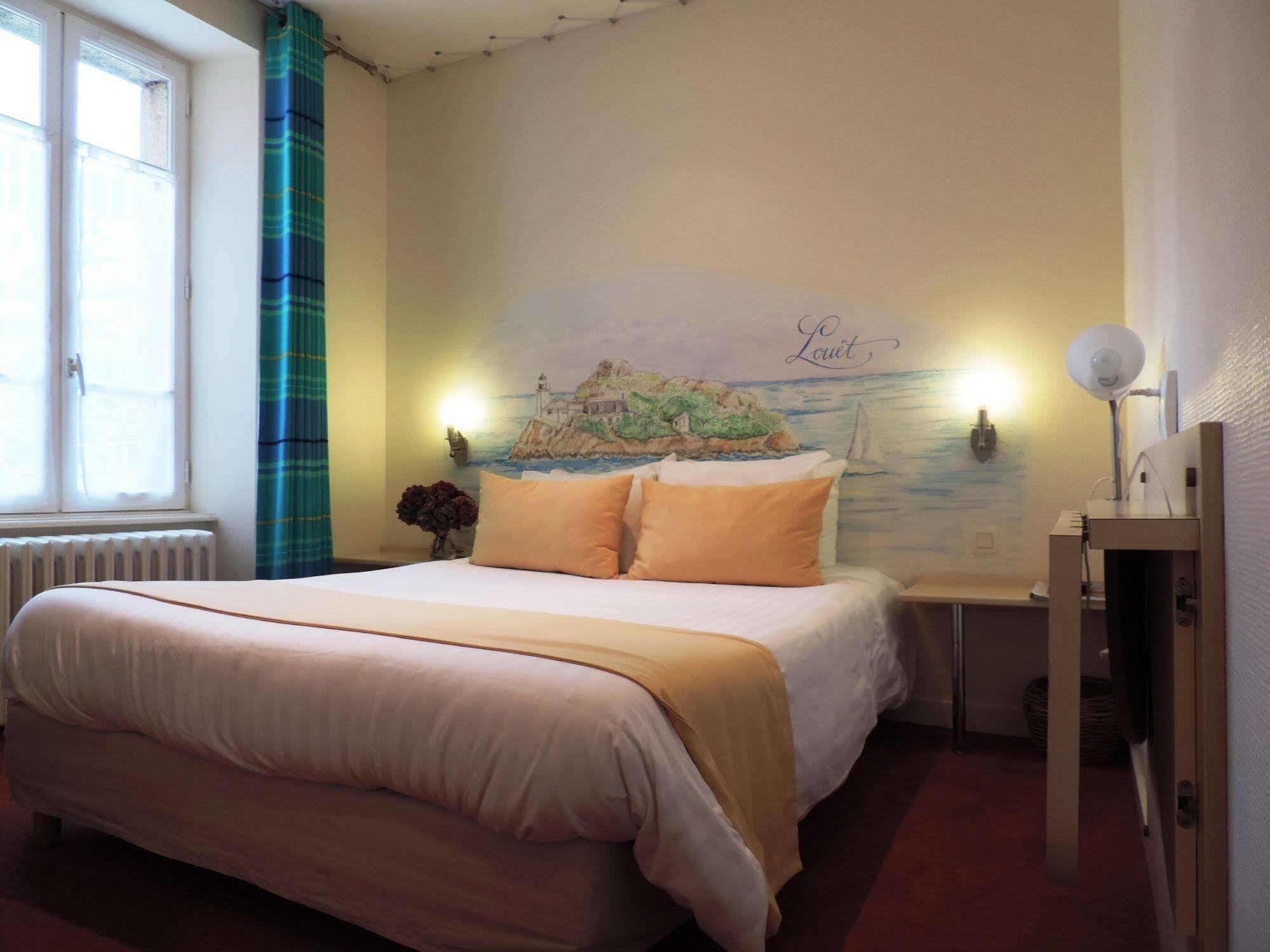 Hotel Aux Tamaris - Vue Mer Роскоф Экстерьер фото